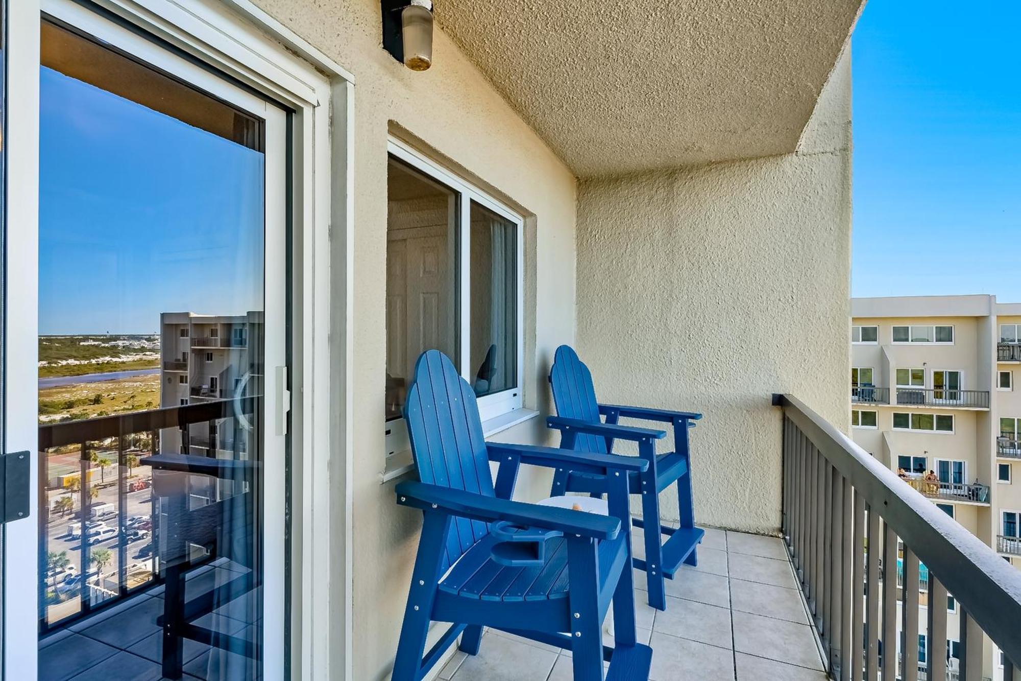 Pinnacle Port- Penthouse 8 Apartment